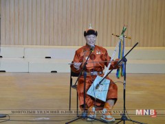 Ерөөлч, магтаалчдын улсын уралдаан боллоо