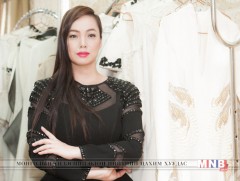 Д.Отгонжаргал МИАТ-ийн үйлчилгээний ажиллагсдын хувцасны загварыг урлана