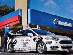 Пицца хүргэлтийн жолоочгүй автомашиныг туршиж байна