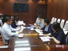 Төслийн зөвлөхтэй уулзав