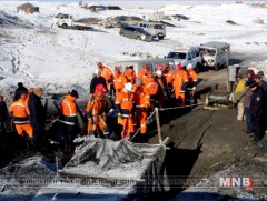 Нүүрсний бичил уурхайн нурангид дарагдсан 2 хүнийг аврах ажиллагаа үргэлжилж байна 