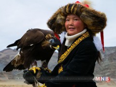 Сингапурын уран бүтээлчид бүргэдчин охины тухай кино бүтээнэ