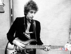 Боб Диланы гитар 400 мянган ам.долларын үнэд хүрчээ