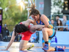 АНУ, Японы эмэгтэйчүүдийн шигшээ баг халз барилдав