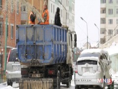 Эрдэнэтийн хот тохижуулах газарт цас цэвэрлэх найман автомашин хүлээлгэн өглөө