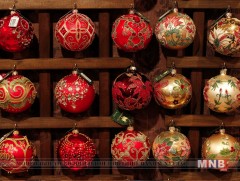 Гацуурыг чимэглэдэг шилэн тоглоомыг хэрхэн хийдэг вэ