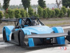 Xing mobility компани цахилгаан хөдөлгүүртэй “Miss R” уралдааны автомашинаа туршиж байна