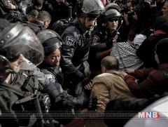 Палестинчууд болон Израилийн цэргүүдийн хооронд хүчтэй мөргөлдөөн гарч 100 гаруй хүн гэмтэж шархад..