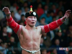 Улсын харцага Т.Баасанхүү Монгол Улсын Ерөнхийлөгчийн цомын төлөөх барилдаанд түрүүллээ  