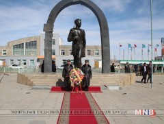 Монгол Улсын баатар М.Жанчивын талбайд цэцэг өргөв 