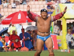 Монгол Улсын харцага Б.Бат-Өлзий түрүүллээ