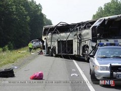 Исландад жуулчдын сууж явсан автобус осолдож нэг хүн амь насаа алджээ