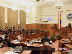 Хуулийн төслүүдийн эцсийн хэлэлцүүлгийг хийж бүхэлд нь баталлаа 