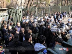 Иранд болсон эсэргүүцлийн ажиллагааны үеэр 25 хүн амь үрэгджээ