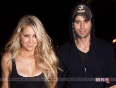 Анна Курникова, Энрике Иглесиас нар ихрүүдийнхээ зургийг инстаграмдаа байршуулжээ 