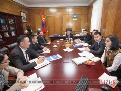 Налайхын бичил уурхайнуудыг хаах эсэхийг иргэдээр нь шийдүүлнэ