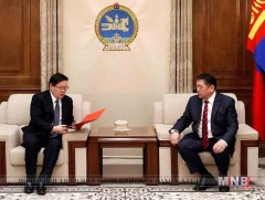 Зээлийн болон төслийн гэрээг соёрхон батлан тухай хуулийн төслийг өргөн мэдүүлэв