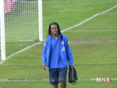 Хөлбөмбөгийн бурхан Роналдиньо