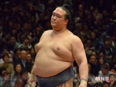 Ёкозүнагийн зөвлөл хуралдаж, Кисэносатог зодог тайлах эсэхийг шийднэ 