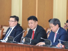 У.Хүрэлсүх: 2017 оны 4 сард тогтоосон татварын нэмэгдлийг хуучин хэвэнд нь оруулна