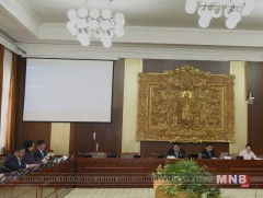 Хууль зүйн байнгын хороо хуралдав