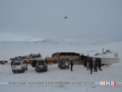 Баян-Өндөр сумын Засаг дарга малчдаа эргэжээ 