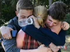 АНУ-ын Ерөнхийлөгч Трамп багш нарыг зэвсэглэх санааг дэмжиж байна