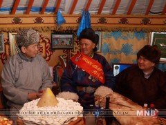 Улсын аварга малчид Ерөнхий сайдаас шагналаа хүлээж авлаа