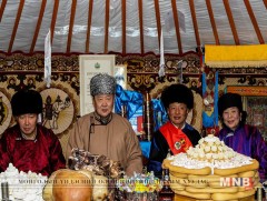 Улсын хошой аварга малчин Ж.Хэнмэдэх шагналаа гардлаа 