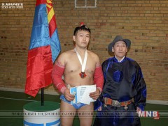 Стокхольм хотноо сар шинийн баярт зориулсан үндэсний бөхийн барилдаан боллоо 