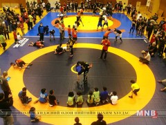 Өсвөрийн бөхчүүд Каори Ичо, Томохиро Мацүнага нарын сургалтанд суужээ