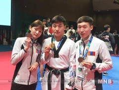 П.Тэмүүжин, М.Түмэнбаяр, Б.Намуун нар медаль хүртлээ