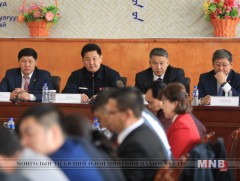 Хувийн хэвшлээ дэмжиж ажиллахыг Ерөнхий сайд орон нутгийн удирдлагуудад үүрэг болгов