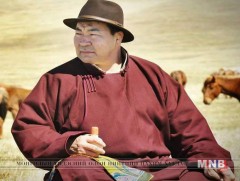 Дархан аварга Б.Бат-Эрдэнэ Монголын үндэсний бөхийн холбоог удирдана