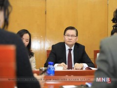 Уралдаанч хүүд мэс засал хийх шаардлагагүй гэжээ