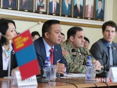 АНУ-ын элчин сайдын хэргийг түр хамаарагч Дорнод аймагт айлчилж байна