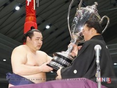 Какүрюү М.Ананд эзэн хааны цомыг дөрөв дэх удаагаа өргөлөө