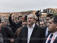 Арменийн ерөнхий сайд улс орныхоо онцгой чухал асуудлуудыг шийдвэрлэснийхээ дараа огцорход бэлэн г..