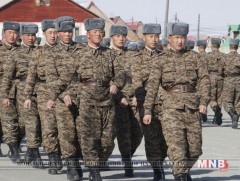 Хугацаат цэргийн алба хааж буй цэрэг дайчдаа эргэлээ