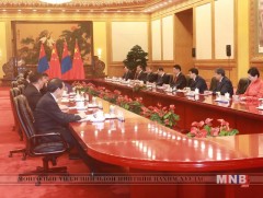 Хоёр улсын Ерөнхий сайд нар албан ёсны хэлэлцээ хийлээ