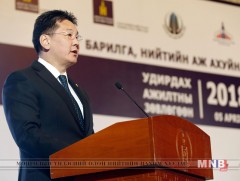 У.Хүрэлсүх: Засгийн газар ипотекийн зээлийг хөнгөвчилж, иргэдээ хямд орон сууцаар хангахад онцгой ..