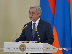 Арменийн ерөнхий сайд Серж Саргсян албан тушаалаасаа огцорлоо
