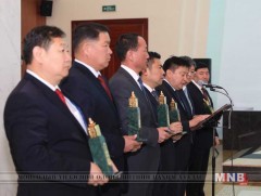 2017 оны ажлаараа тэргүүлсэн нийслэл, дөрвөн аймаг, гурван яамыг шагналаа