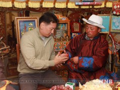 Ерөнхий сайд Өвөрхангай аймгийн Бүрд сумын малчин М.Ганзоригийнд зочлов