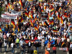 Берлинд болсон эсэргүүцлийн жагсаалд 25 мянган хүн оролцжээ 