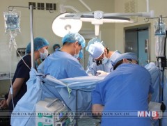 Монголд анх удаа суманд нүүдлийн мэс засал амжилттай хийгдлээ