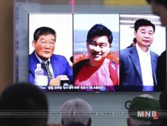 Умард Солонгост хоригдож байсан АНУ-ын гурван иргэнийг суллалаа