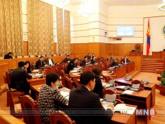 “Цахим бодлогын түр хороо”-ны гишүүдийг намын бүлгээрээ хэлэлцэн шийдвэрлэхээр боллоо