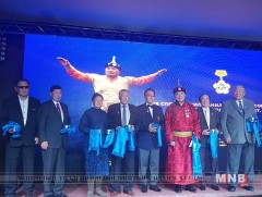 О.Балжиннямын Монгол Улсын Хөдөлмөрийн баатар цолны мялаалга нижгэр болов 