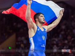 Орос эрчүүд нутгийнхаа дэвжээн дээр зургаан медаль зүүв